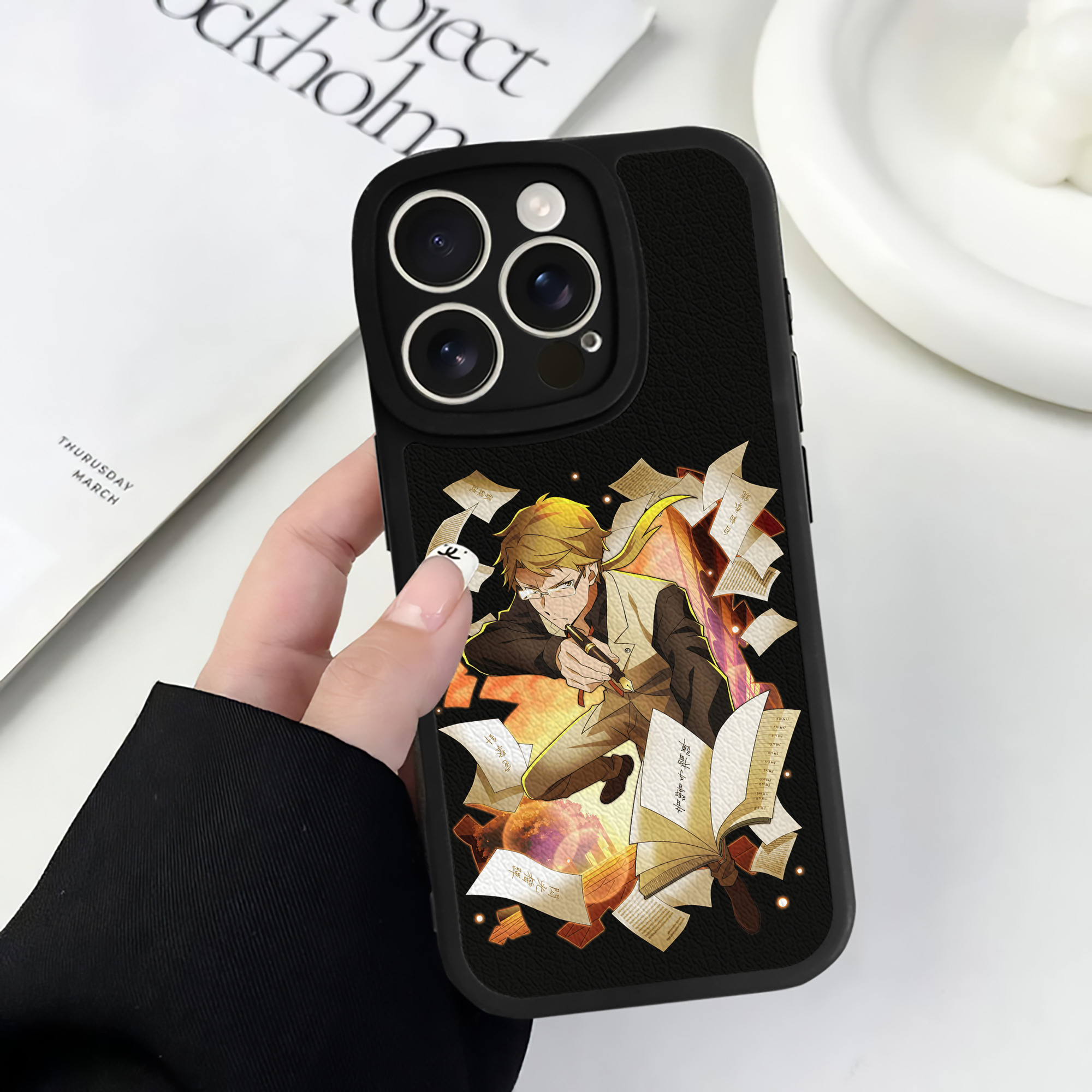 （画像用） 文豪ストレイドッグス Bungo Stray Dogs 【iPhone 16シリーズ対応】シリコンスマホケース（レザー調） 材質：シリコン